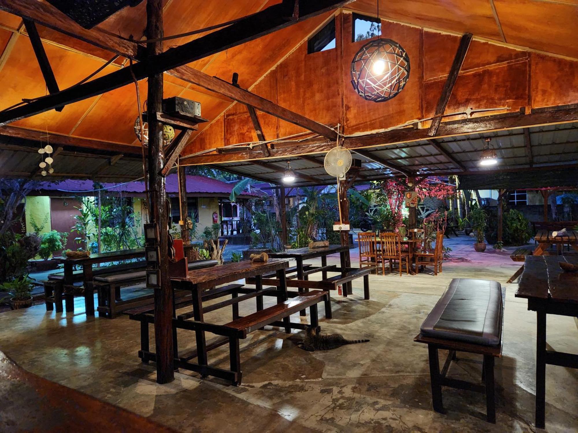 Gecko Guesthouse Пантай-Ченанг Екстер'єр фото